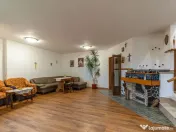 Casă / Vilă cu 6 camere de vânzare in Tarlungeni 