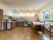 Casă / Vilă cu 6 camere de vânzare in Tarlungeni 