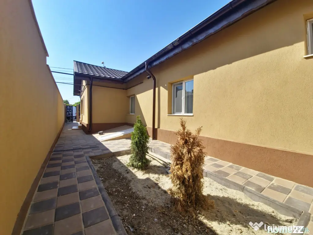 Casa individuala 3 camere foisor acoperit curte km 4 - Constanta (Constanta)