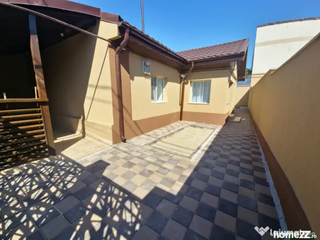 Casa individuala 3 camere foisor acoperit curte km 4 - Constanta (Constanta)