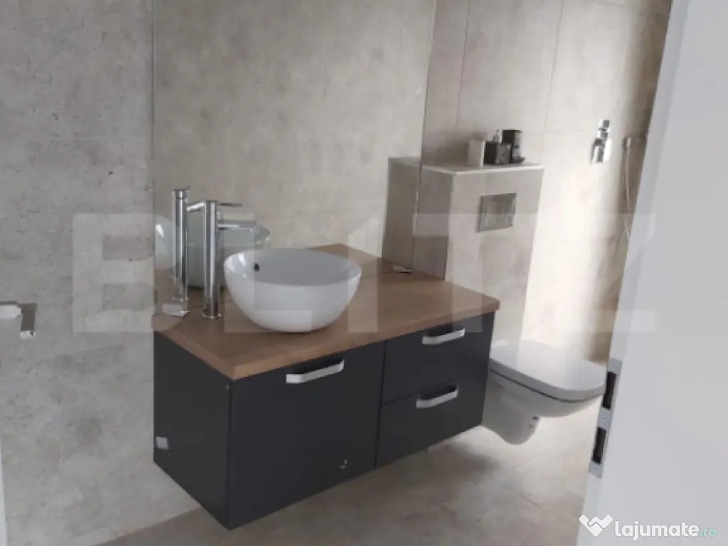 Penthouse 200 mp utili, 400 mp terasa, 2 garaje, 1 parcare,