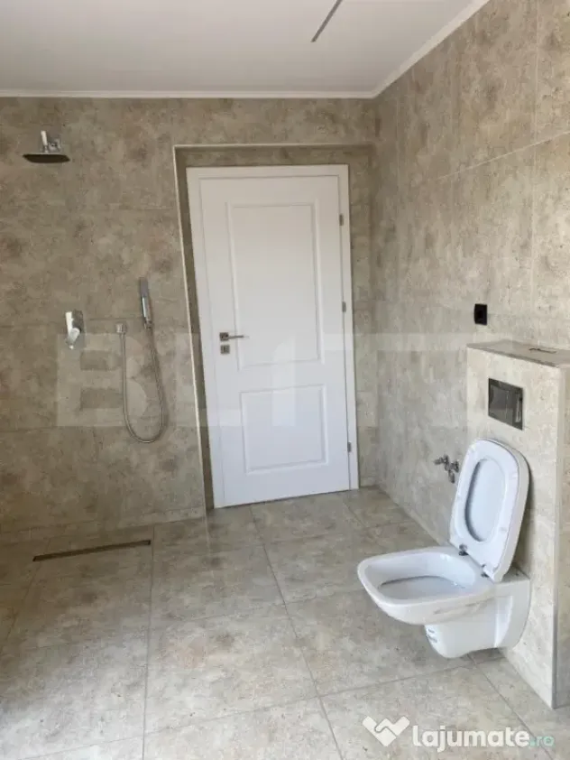 Penthouse 200 mp utili, 400 mp terasa, 2 garaje, 1 parcare,