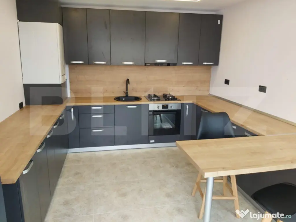 Penthouse 200 mp utili, 400 mp terasa, 2 garaje, 1 parcare,