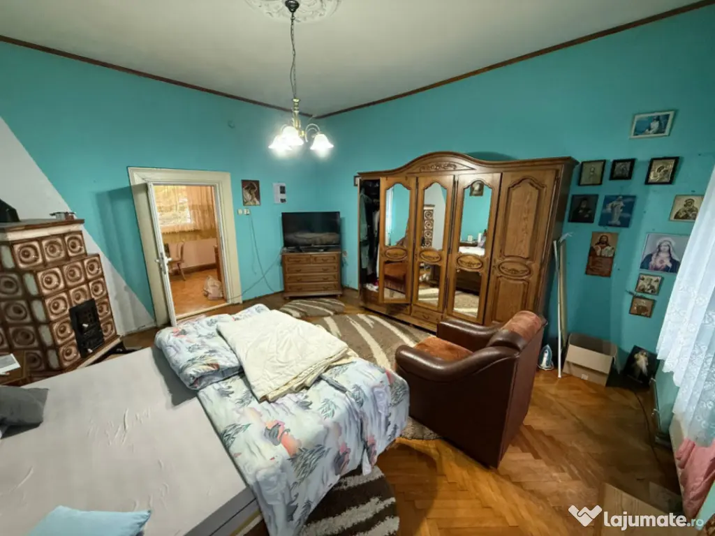 Casă cu garaj și 2 șeminee, lângă Parcul Mare – Str.