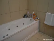 Sinaia-De vanzare pensiune cu 18 camere functionala 