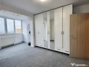 Apartament 3 camere,decomandat,renovat, suprafata generoasa, 