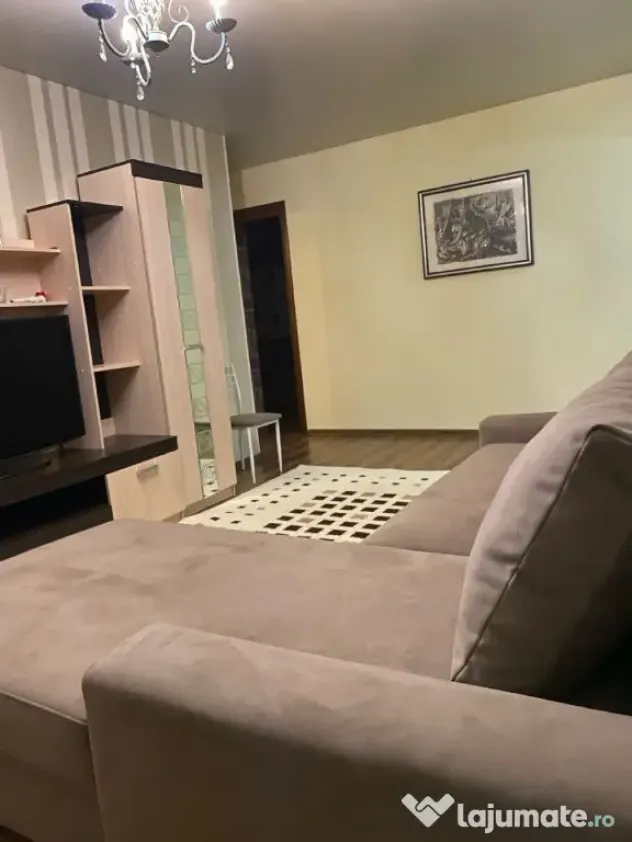 Apartament cu 3 camere de inchiriat in zona Aparatorii Patriei