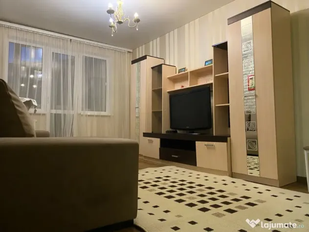 Apartament cu 3 camere de inchiriat in zona Aparatorii Patriei