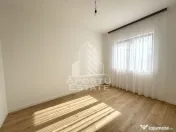 Duplex cu 5 camere si 3 bai, 300mp teren complet finisat in Giroc. 