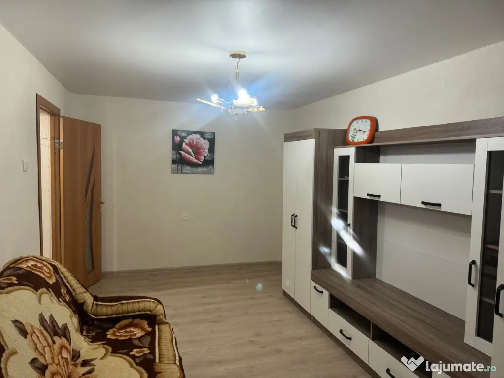 Garsoniera de inchiriat zona Piata Romana