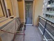 La 2 minute de mare, doua camere decomandate. 