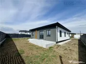 Casa noua de | 3 dormitoare | curte | parter 