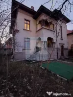 2 Apartamente, Demisol+Parter, 9 camere - zona Centrul Is...