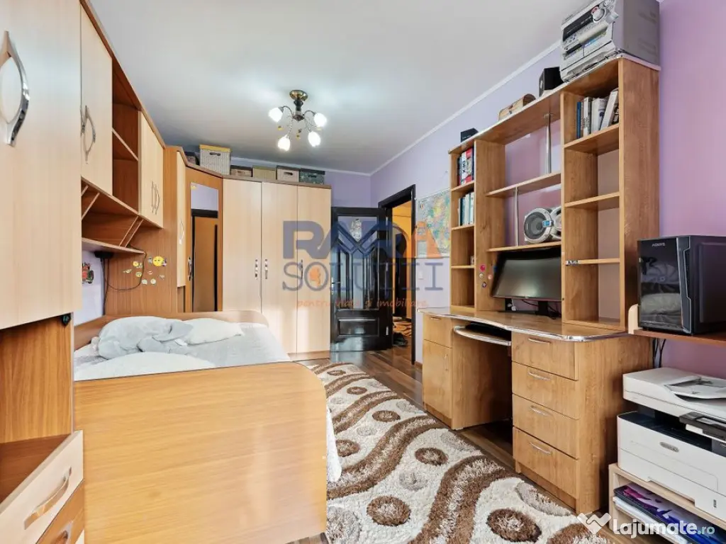 Apartament 3 camere mari, 75 mp, etaj 1, zona Favorit