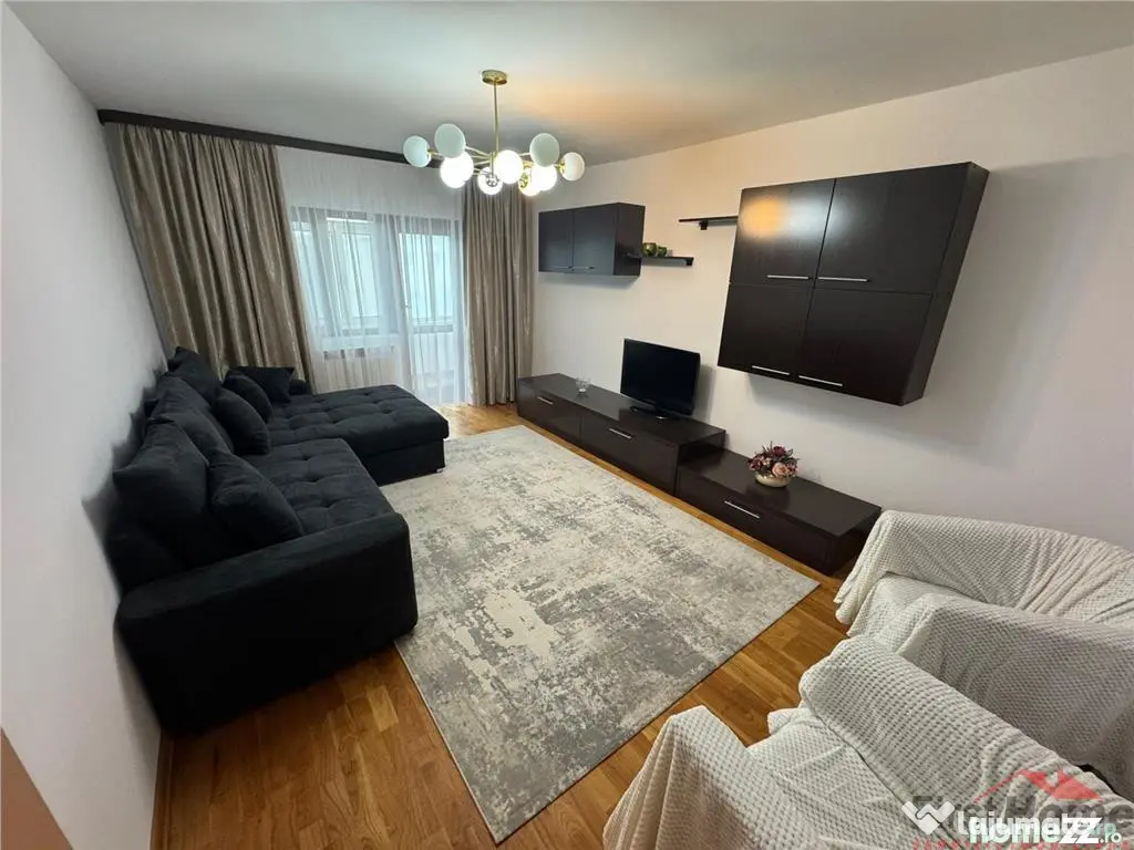 Ap 3 camere, renovat, etaj 3, str. Longinescu - Liceul Econo - Focsani (Vrancea)