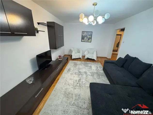 Ap 3 camere, renovat, etaj 3, str. Longinescu - Liceul Econo - Focsani (Vrancea)