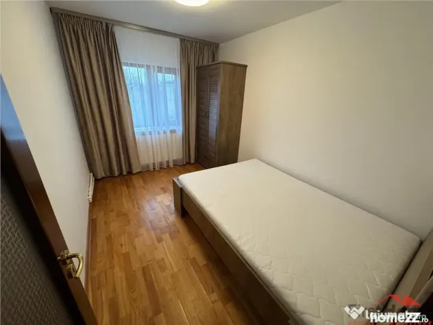 Ap 3 camere, renovat, etaj 3, str. Longinescu - Liceul Econo - Focsani (Vrancea)