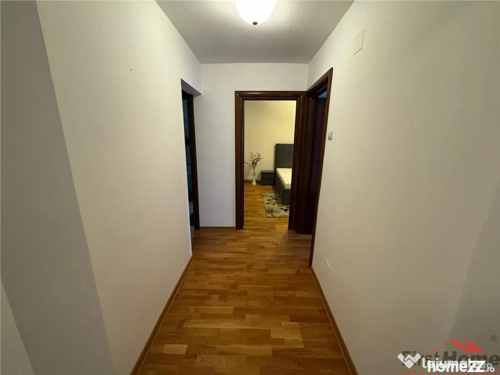 Ap 3 camere, renovat, etaj 3, str. Longinescu - Liceul Econo - Focsani (Vrancea)