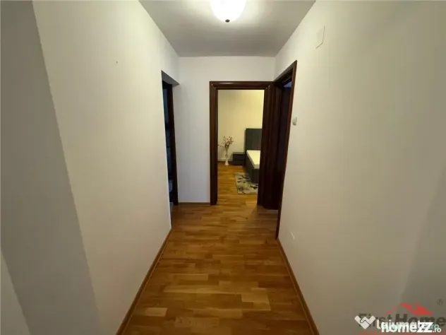 Ap 3 camere, renovat, etaj 3, str. Longinescu - Liceul Econo - Focsani (Vrancea)