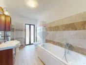 Două case pe același teren – locuință + oportunitat... 