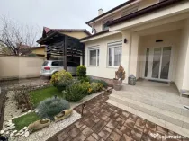 Casă de vânzare 239 mp, teren 5,6 ari, zona Titulescu