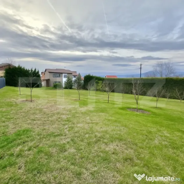Casă modernă 4 dormitoare, teren de 1591 mp, cu foișor ș
