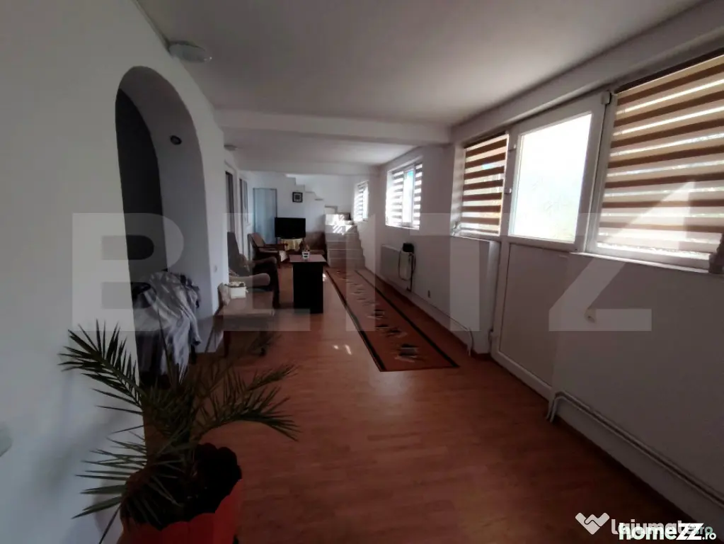 Casa P+M 210 mp utili Craiova, teren 884 mp, cartier Facai