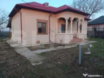Casa renovata in Piscu Sadovei, 70 mp utili, 2200 mp curte