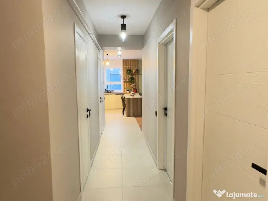 Apartament 3 camere zona TRACTORUL,