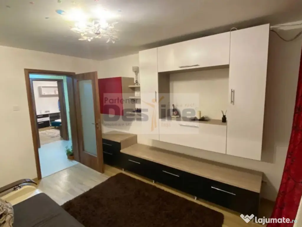 Apartament 2 camere - Decomandat, Etaj 3, Parcare inclusa