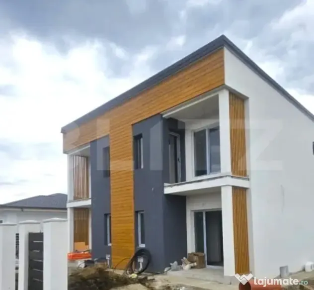 Casa tip duplex P+E, 250 mp teren, Vorovesti