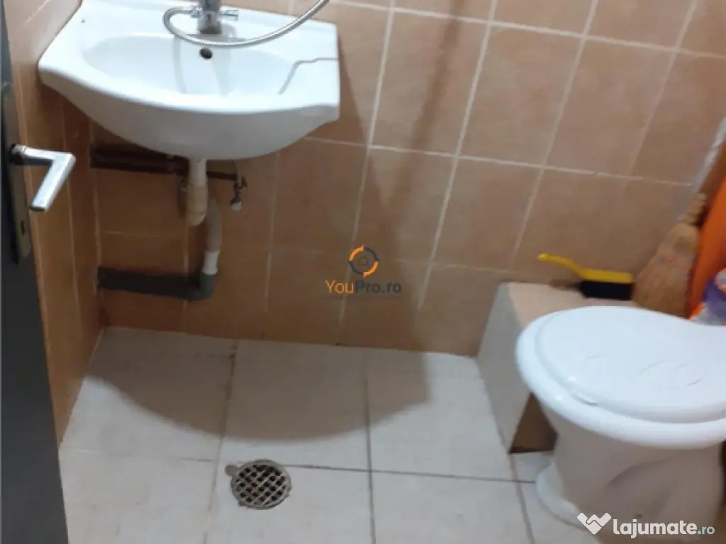 Decomandat Bloc Izolat Parter