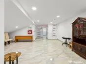 Spațiu comercial de închiriat la mansarda 