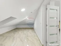 Spațiu comercial de închiriat la mansarda