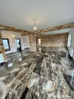 Liniște, spațiu și eleganță – casă superbă lângă