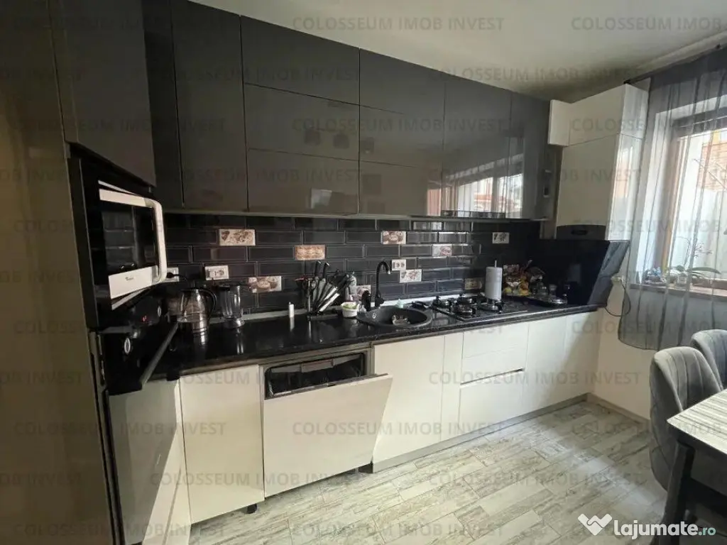 Apartament 3 camere, decomandat - zona Tractorul