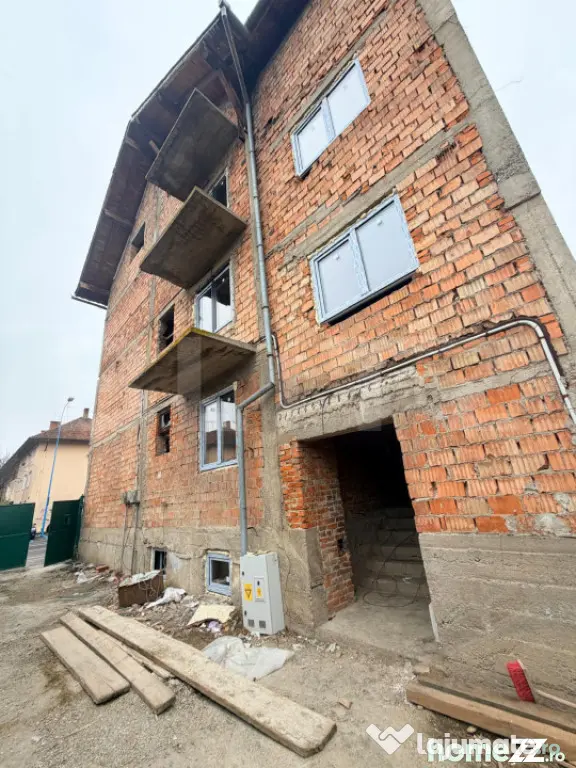 APARTAMENTE DE VANZARE, 75 MP, ZONA TRACTORUL - 170.000 - Brasov (Brasov)