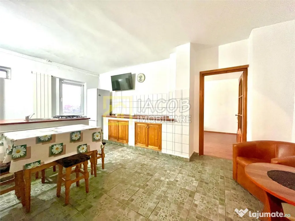 Apartament decomandat, 2 camere, etaj 3, str. Milcov , Bacau