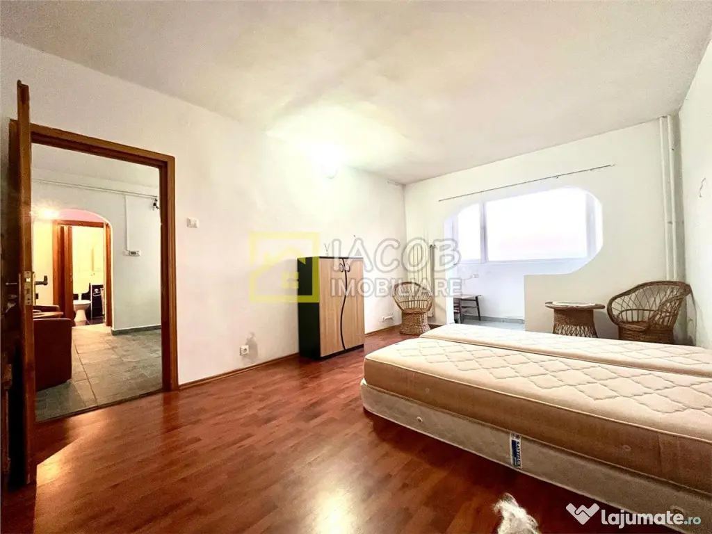 Apartament decomandat, 2 camere, etaj 3, str. Milcov , Bacau