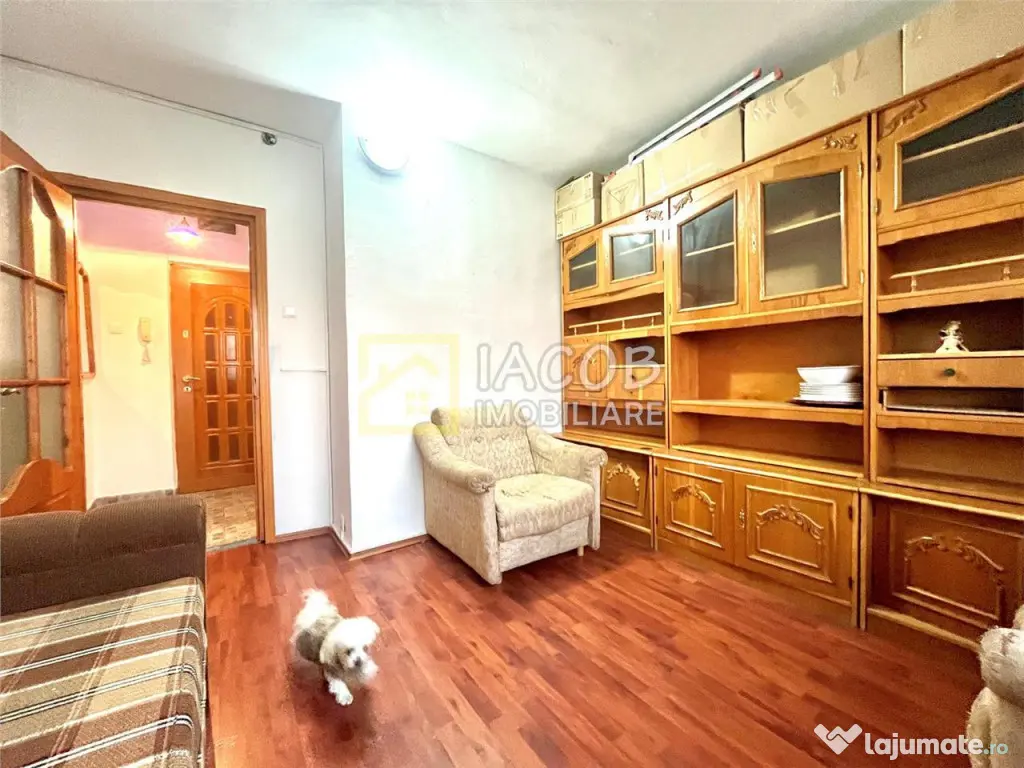 Apartament decomandat, 2 camere, etaj 3, str. Milcov , Bacau