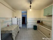 3 cam, 74 mp. decomandat, fara imbunatatiri, et.4, acoperis, Cuza Voda 