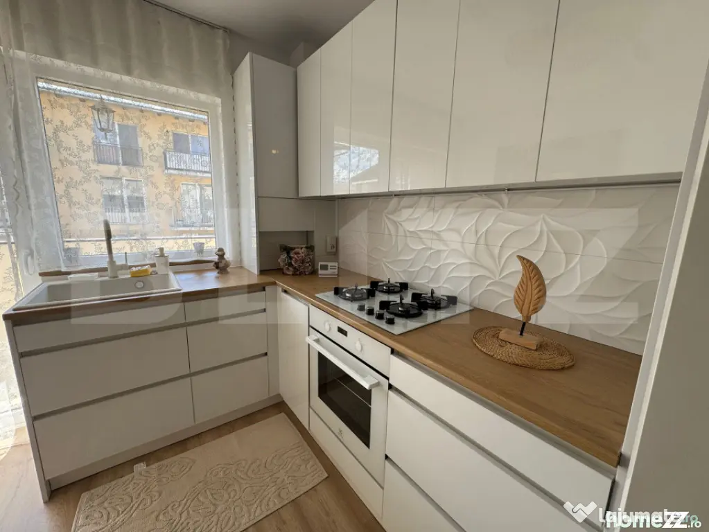 Apartament cu 2 camere, etaj intermediar, balcon, parcare, z - Floresti (Cluj)