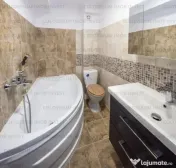 Apartament 3 camere, decomandat - zona Tractorul 
