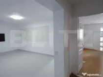 Spatiu comercial/birouri de inchiriat, zona Micro III