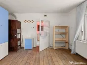 Proprietate cu două case și teren generos, cu toate uti... 