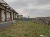 Vilă modernă, cu garaj, panouri și pompă de căldură... 