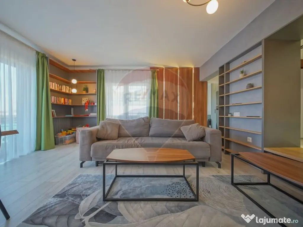 Vilă modernă, cu garaj, panouri și pompă de căldură...