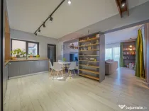 Vilă modernă, cu garaj, panouri și pompă de căldură...