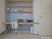 Vilă modernă, cu garaj, panouri și pompă de căldură... 