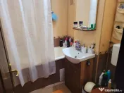 Apartament cu 3 camere decomandat - Zona Tractorul 